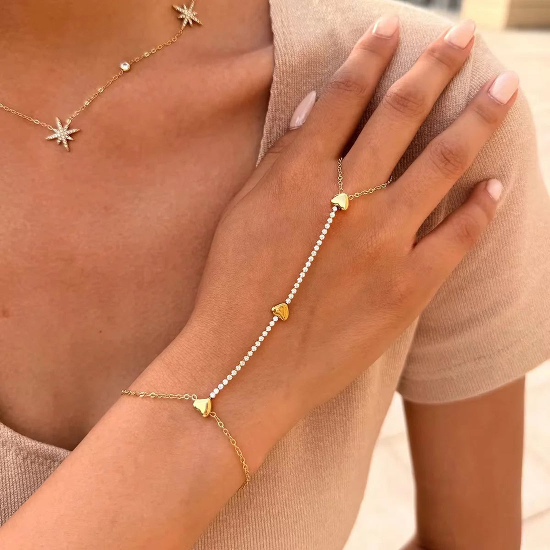 Luxury Crystal Hand Chain Bracelet Ring – Gold-Plated Heart Hand Harness for Women